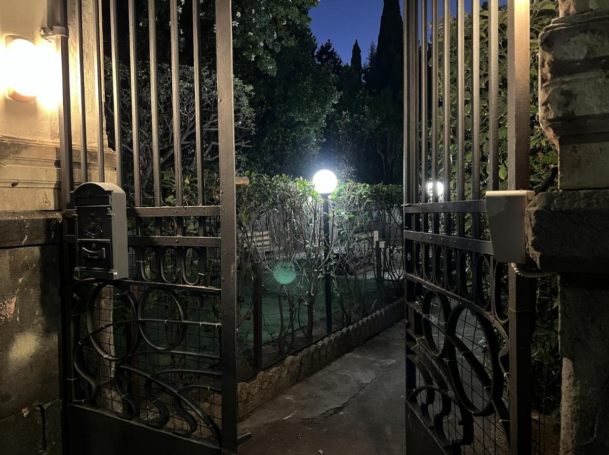 カターニア Il Giardino E Gli Affreschi Bed & Breakfast エクステリア 写真