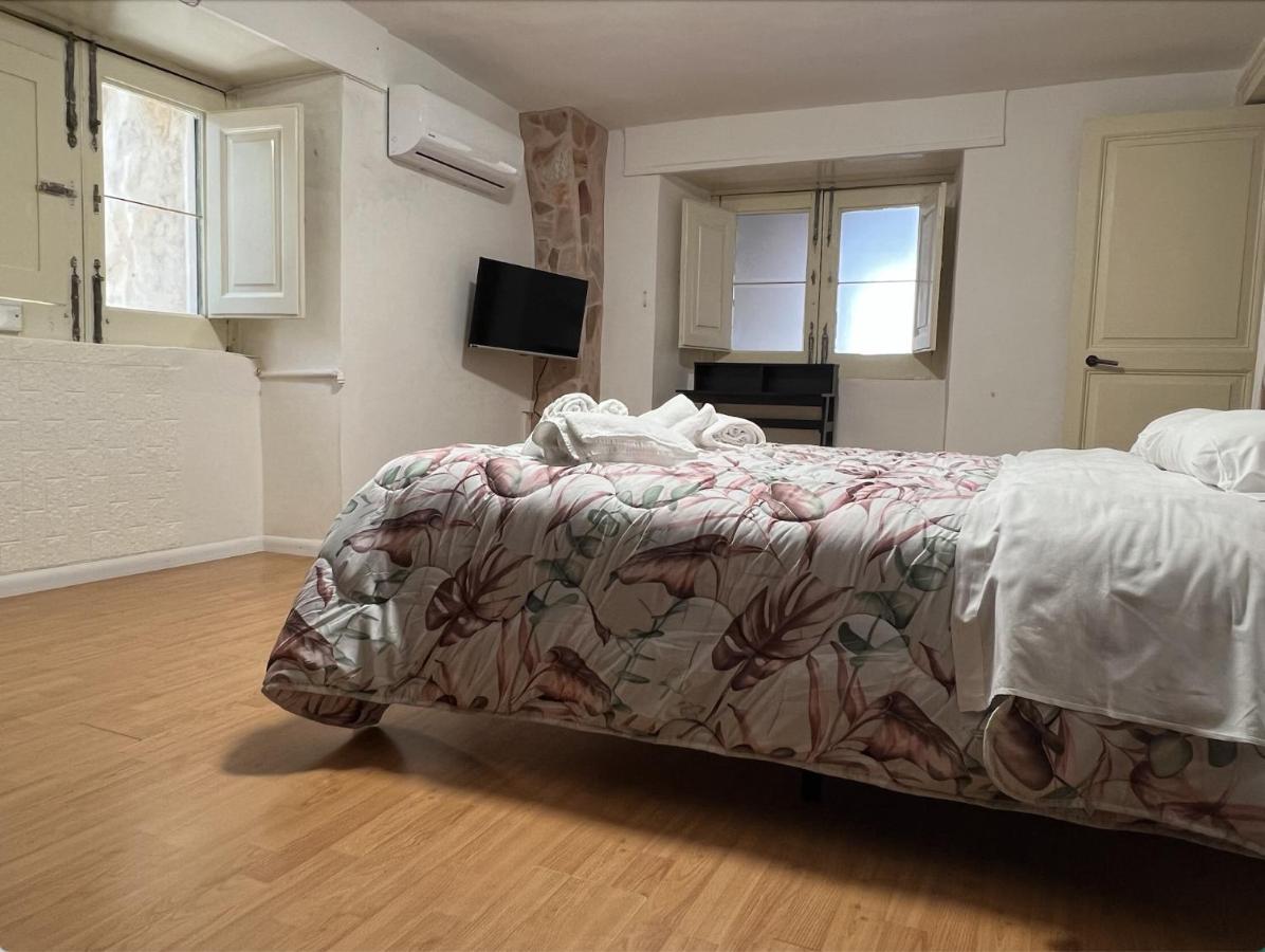 カターニア Il Giardino E Gli Affreschi Bed & Breakfast エクステリア 写真